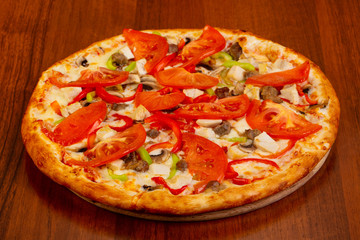 Pizza with chicken and mushrooms