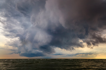 Obraz premium Seascape. The sea, the sky with storm clouds