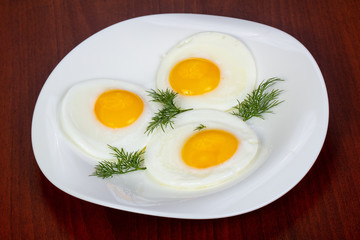 Fried three eggs