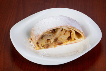 Apple pie strudel