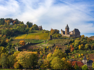 Fototapeta na wymiar Burg Stahleck bei Bacharach am Rhein