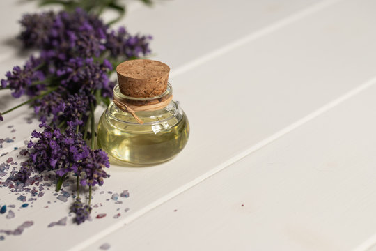 Duftendes Lavendel Öl für mehr Wohlbefinden