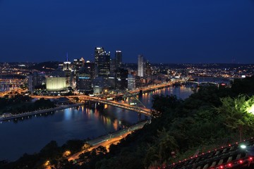 Fototapeta na wymiar Pittsburgh city skyline