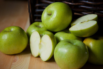 Many green large apples