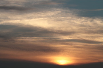 Fototapeta na wymiar abendlicher Wolken-Himmel