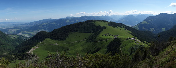 Bergpanorama mit Blick auf die Alpe Gamp - Vorarlberg - Österreich