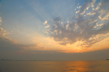 Atardecer en el rio Parana, Argentina Sud America