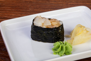 Japanese sushi gunkan scallops