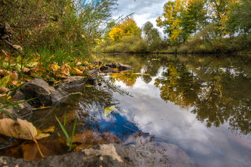Herbst am Fluß