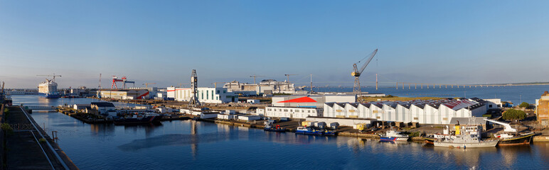panorama du port de saint nazaire