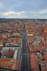 Obraz premium Italy, Bologna Rizzoli street aerial view from Asinelli tower