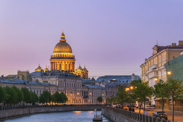 Fototapeta premium Saint Petersburg night city skyline at Saint Isaac Cathedral, Saint Petersburg, Russia