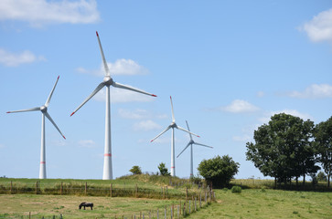 éoliennes vent energie ciel vert ecologie