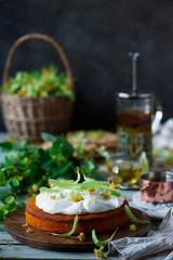 FRAGRANT LINDEN BLOSSOM SUN CAKE