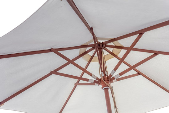 dessous de parasol de jardin, armature bois et toile Stock Photo | Adobe  Stock