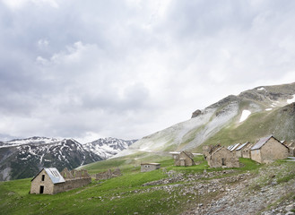 Fototapeta na wymiar deserted village along the road to col de la bonette in national park du mercantour of french alpes maritimes