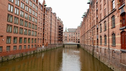 Naklejka premium Hamburg hafencity, Speicherstadt, Ziegelsteingebäude