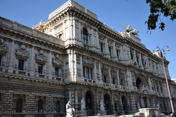 Fototapeta na wymiar palais de justice à Rome