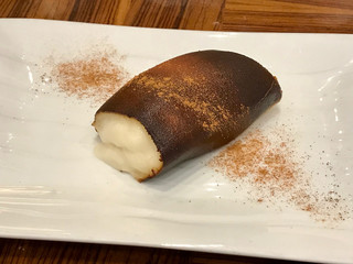 Turkish Dessert Kazandibi / Milk Baked Pudding with Cinnamon Powder served with Plate