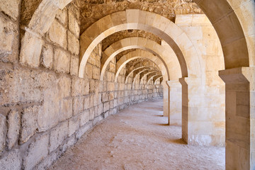 Obraz premium Archway w rzymskim amfiteatrze Aspendos, Antalya, Turcja.