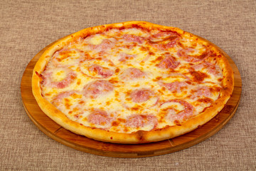 Pizza with ham