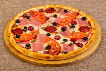 Pizza with ham