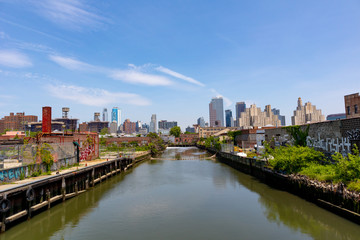 View of Brooklyn and the Gowanus Canal - obrazy, fototapety, plakaty
