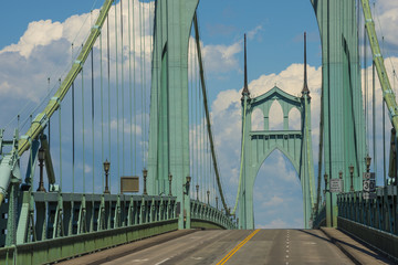 Fototapeta premium Portland Oregon St. Johns Historic Art Deco Green Bridge over the Williamette River