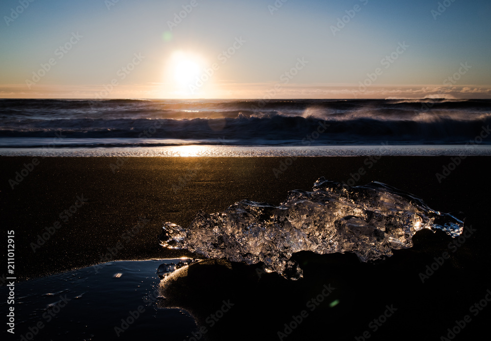 Wall mural sunrise at the diamond beach