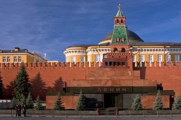 Fototapeta premium Lenin's Mausoleum and Senate Tower with Guards