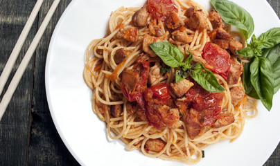 Spaghetti in tomato sauce with chicken