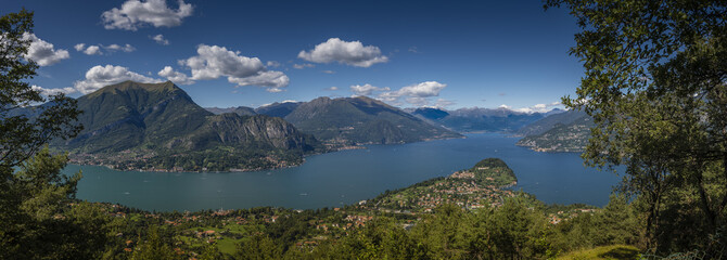 Fototapeta na wymiar Lago di Como. Penisola di Bellagio e Tremezzina