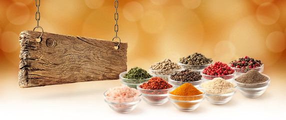 Spice set and wooden board