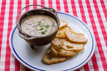 Cream soup of mushrooms