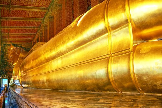 reclining Buddha in thailand