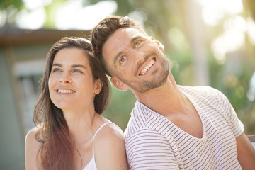 Naklejka premium Portrait of 40-year-old couple on summer day