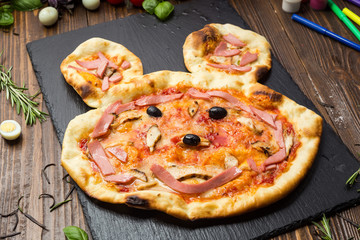 children's pizza with hum