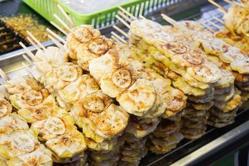 Grill banana at the market