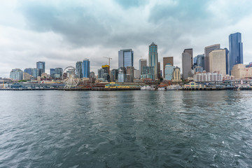 Fototapeta na wymiar Seattle, Washington Skyline Aussicht von der Fähre
