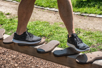 Füße beim Outdoor Geschicklichkeits Training