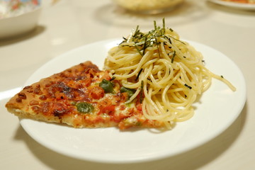 ピザとパスタ