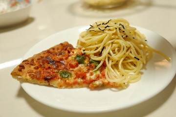 ピザとパスタ