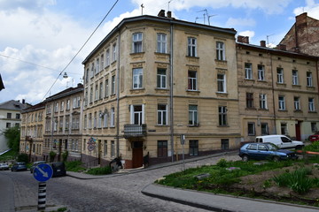 Fototapeta na wymiar house on the street corner