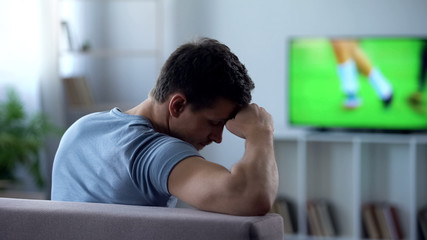 Man disappointed by football match broadcast, poor quality of digital television