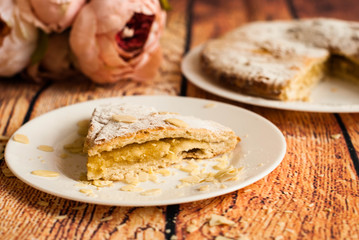 delicious almond pie