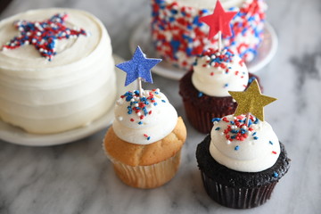 Patriotic cupcakes and cakes