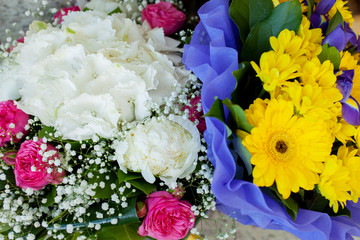 Diffrent flower bouguets in the shop