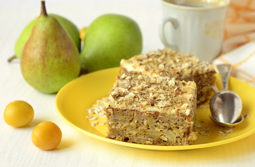 Pear pie with oat flakes