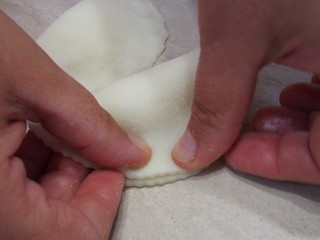 Fototapeta premium preparazione di ravioli ripieni