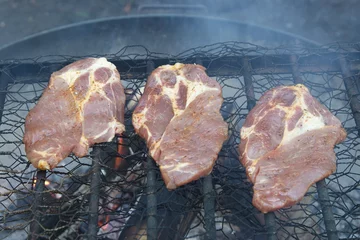 Foto op Plexiglas barbecue op houtvuur, de ultieme ontspanning © JoveImages